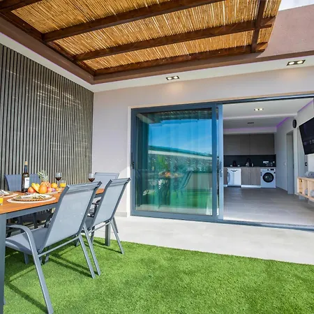 De Lujo Con Jacuzzi Privado, Piscina Y Vistas Al Mar Apartament