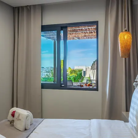 De Lujo Con Jacuzzi Privado, Piscina Y Vistas Al Mar Apartament
