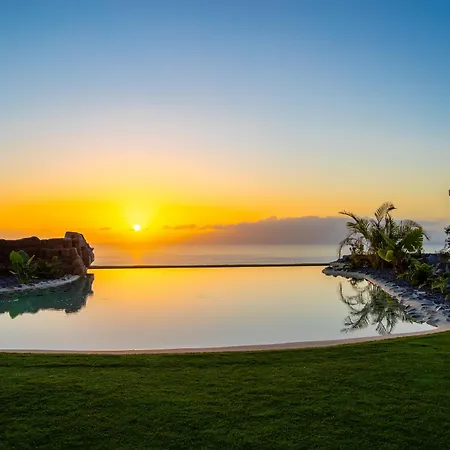 De Lujo Con Jacuzzi Privado, Piscina Y Vistas Al Mar Guía de Isora