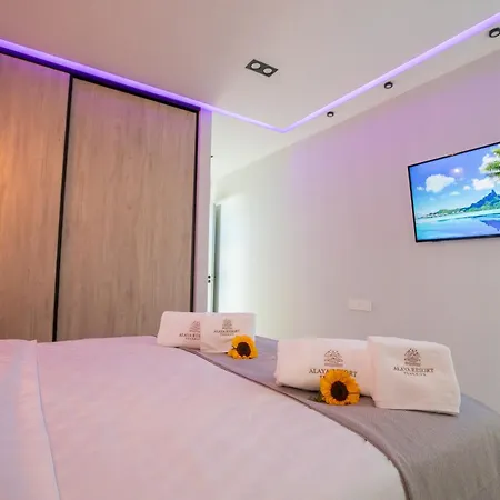 De Lujo Con Jacuzzi Privado, Piscina Y Vistas Al Mar Apartament
